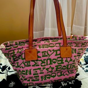 Super cute dooney&bourke inc